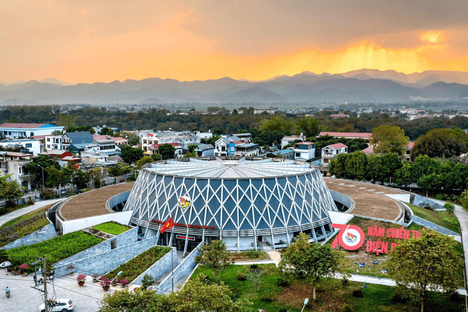 Tour Mộc Châu - Điện Biên